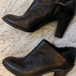 Giani Bernini black ankle boots. Size 7.